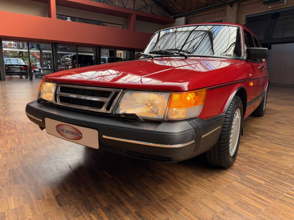 Image 3/42 of Saab 900 2.0i 16V (1991)