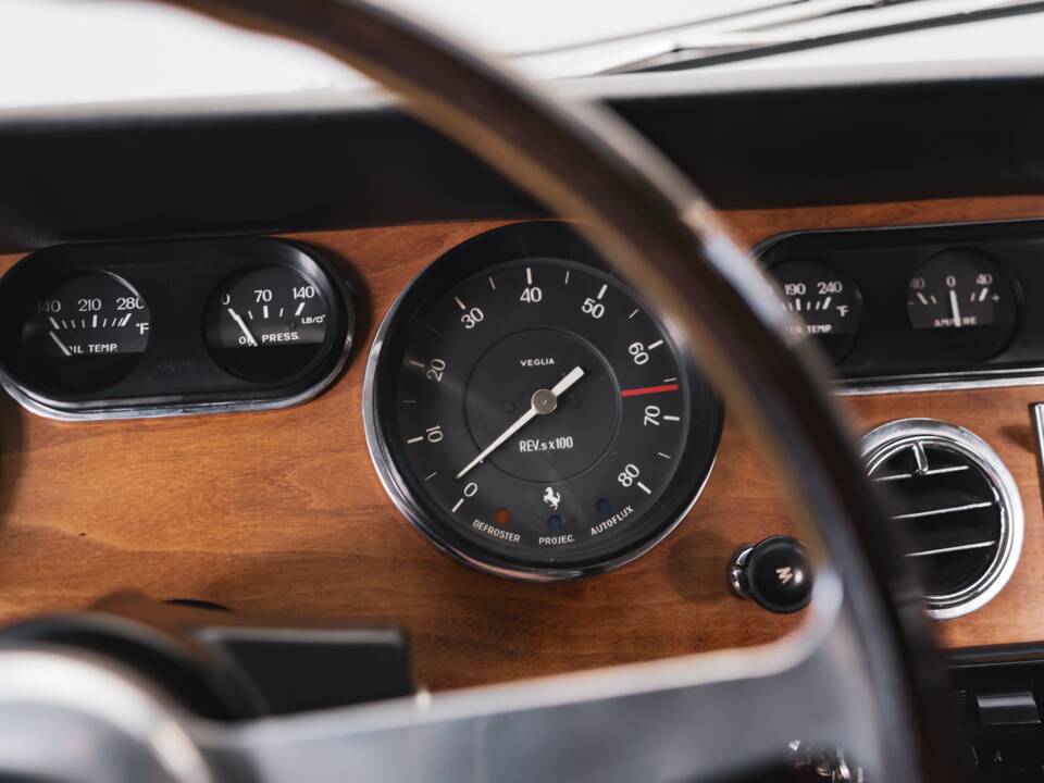Image 87/100 of Ferrari 330 GT 2+2 (1965)