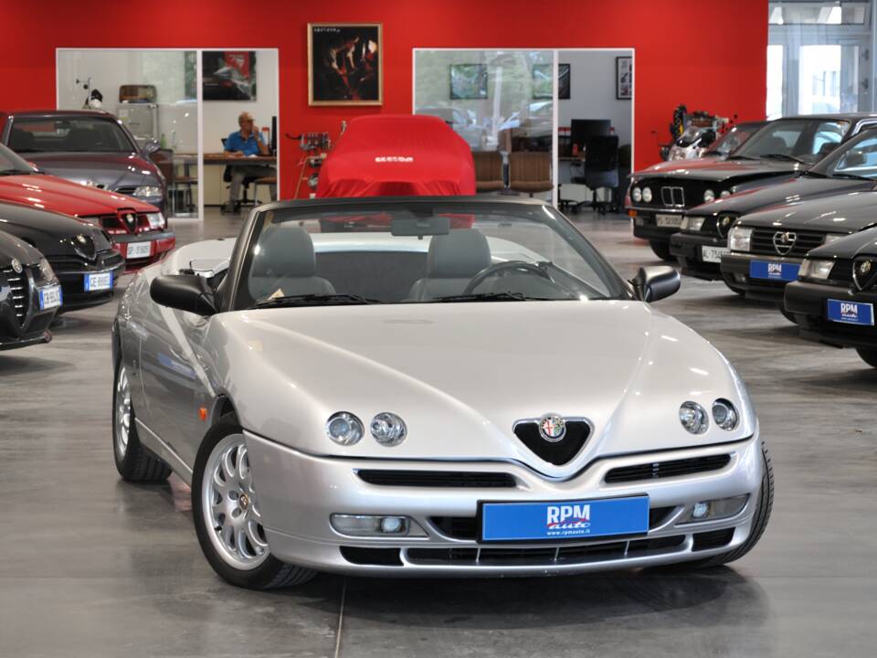 Image 2/32 of Alfa Romeo Spider 3.0 V6 24V (2002)