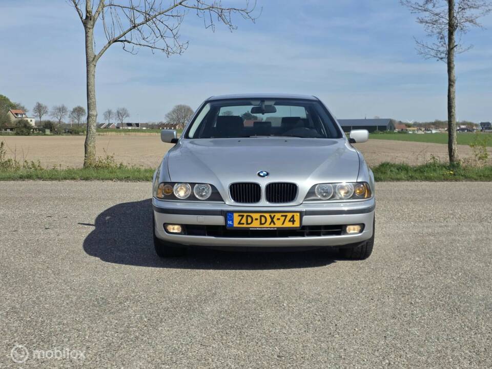 Imagen 6/37 de BMW 523i (1999)