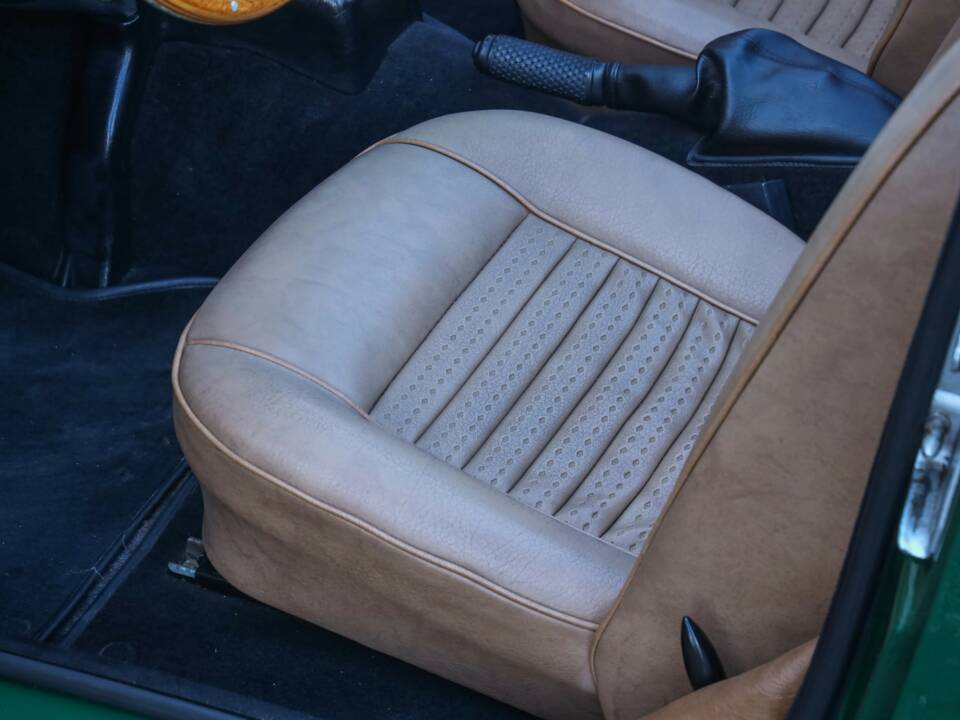 Immagine 19/50 di Triumph TR 6 (1976)