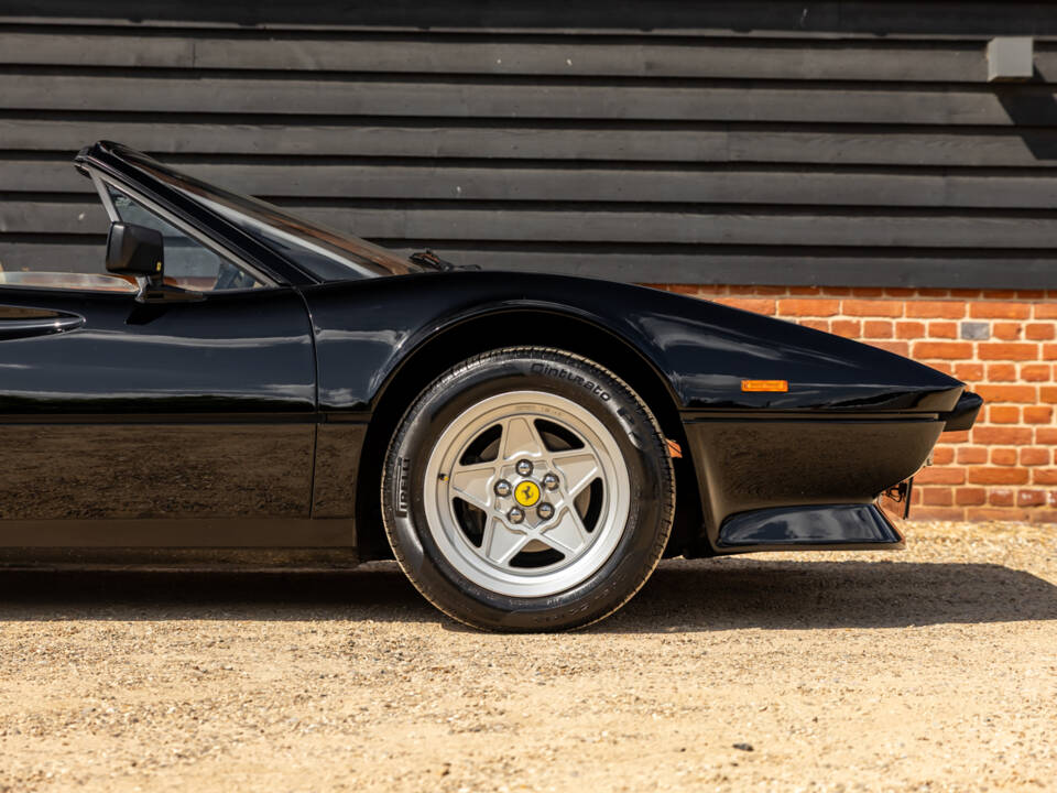 Image 20/80 of Ferrari 308 GTSi Quattrovalvole (1985)