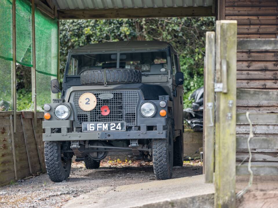 Image 12/50 de Land Rover 88 (1974)