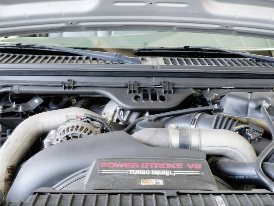 Image 28/41 de Ford F-350 Super Duty (2004)