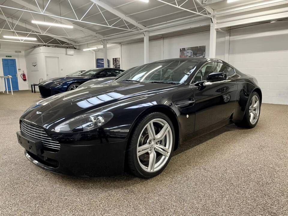 Image 4/12 de Aston Martin V8 Vantage (2009)