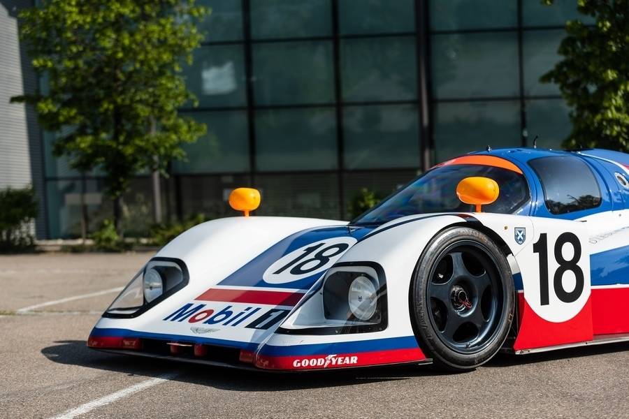 Image 15/50 of Aston Martin AMR1 (1989)