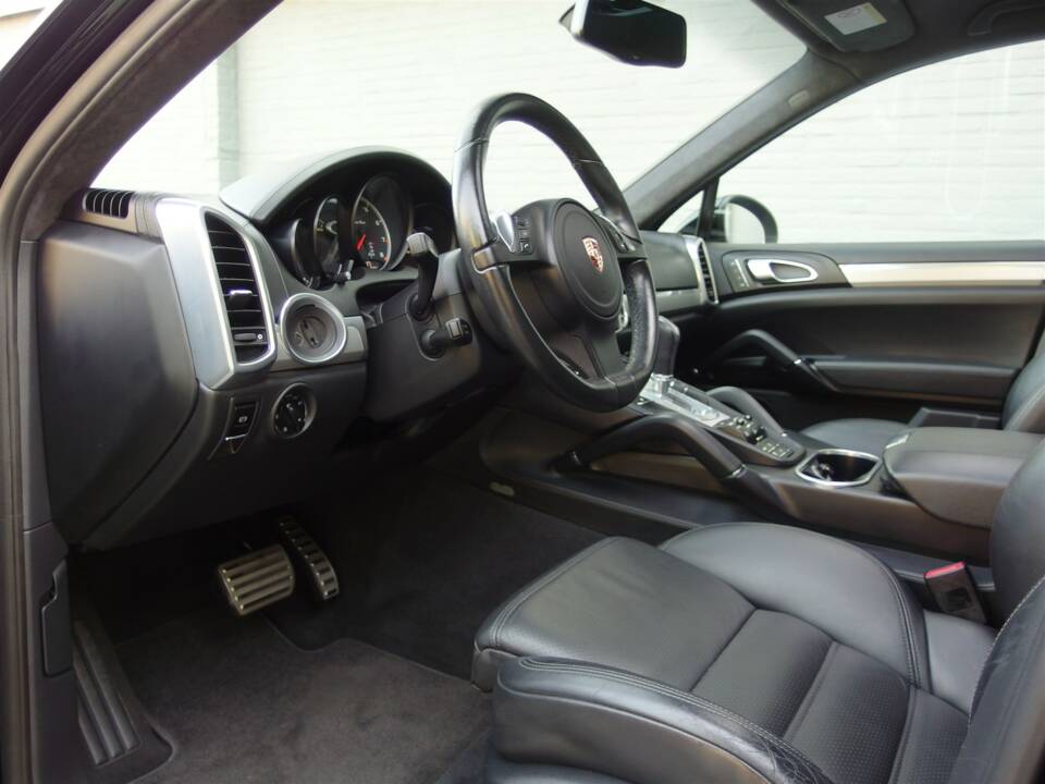 Bild 59/98 von Porsche Cayenne Turbo (2010)