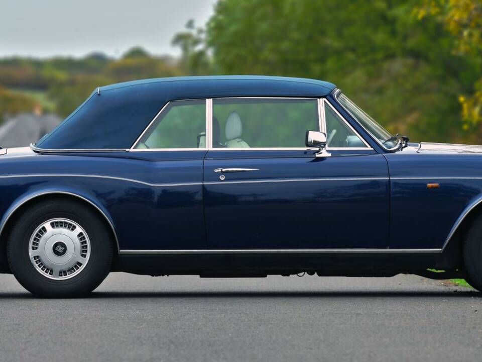 Image 24/50 of Rolls-Royce Corniche S (1995)