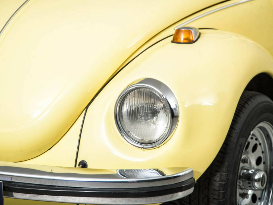 Immagine 21/50 di Volkswagen Käfer 1302 (1971)