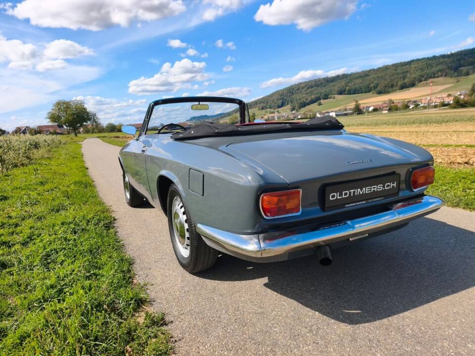 Image 24/28 of Alfa Romeo Giulia 1600 GTC (1966)