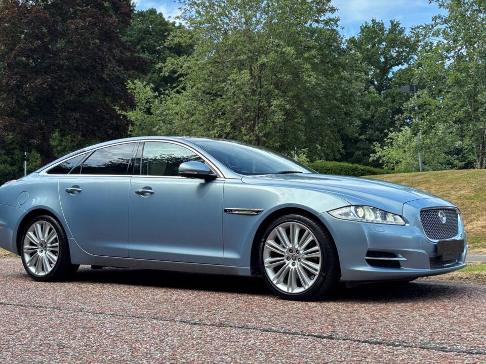 Image 50/50 of Jaguar XJ 5.0 (2011)