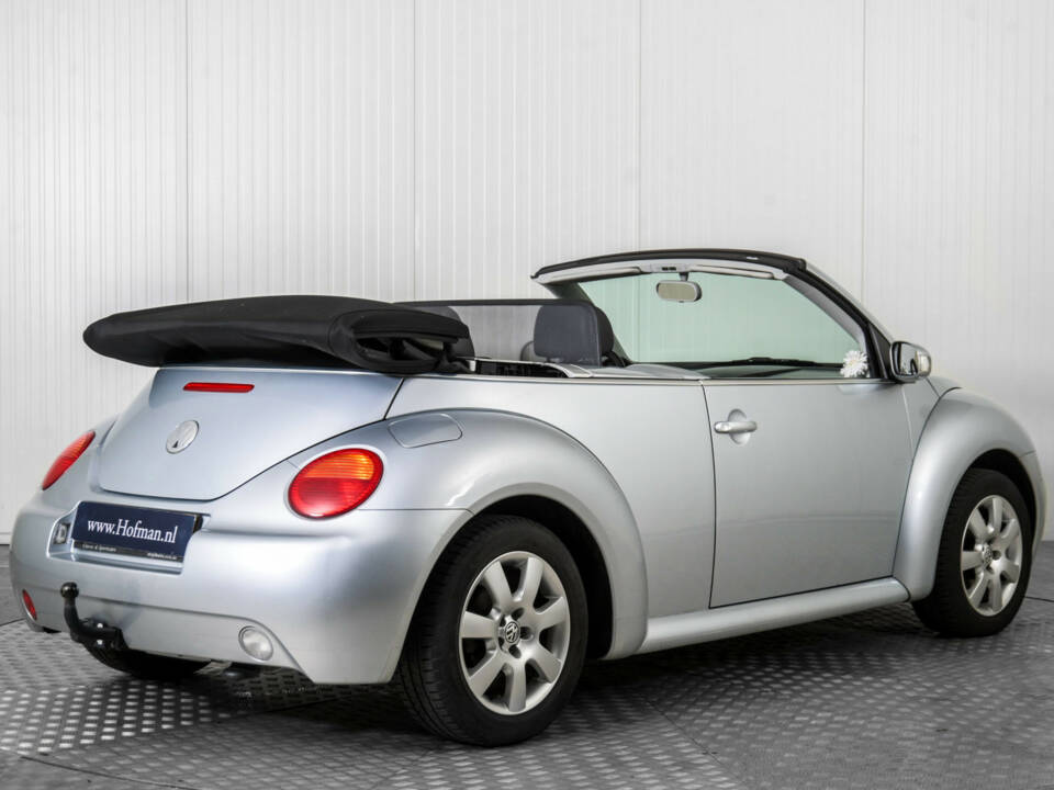 Bild 2/50 von Volkswagen New Beetle 2.0 (2003)