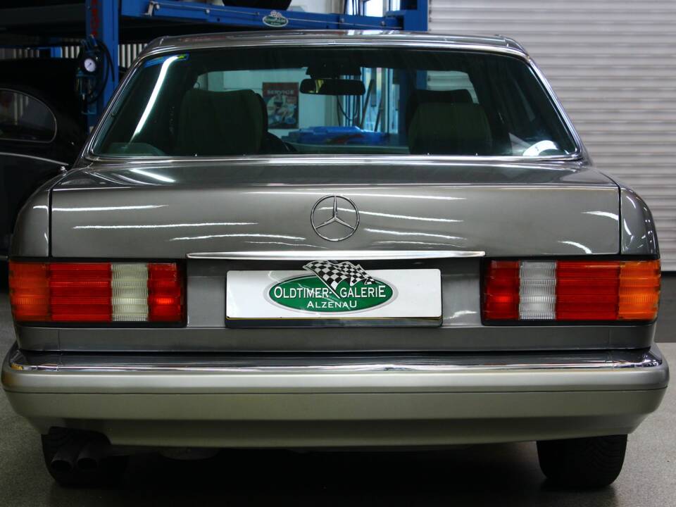 Imagen 11/44 de Mercedes-Benz 500 SEL (1986)