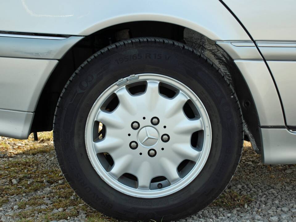 Bild 24/40 von Mercedes-Benz C 200 Kompressor (1997)