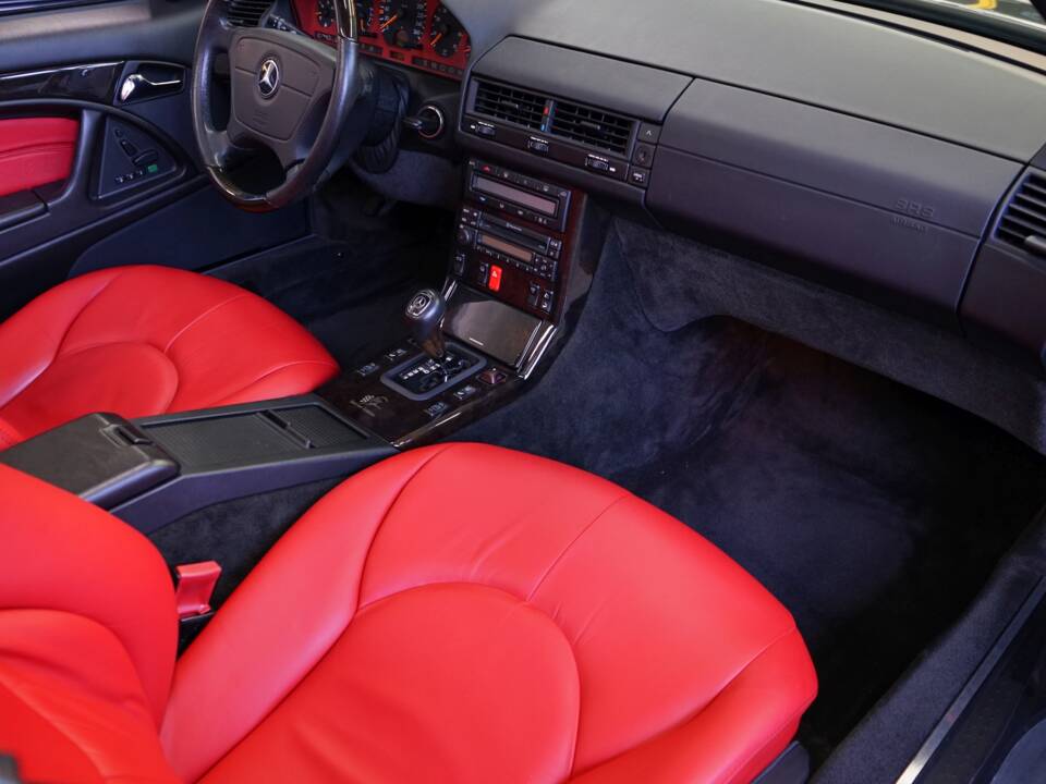 Imagen 16/41 de Mercedes-Benz SL 500 (1997)