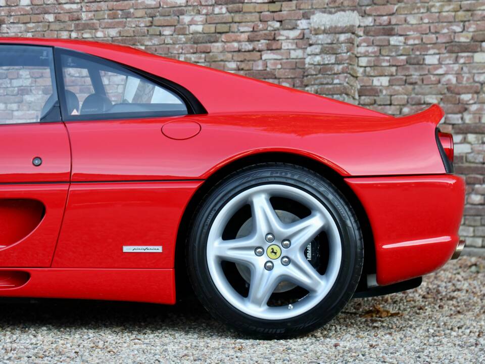 Immagine 18/50 di Ferrari F 355 Berlinetta (1996)