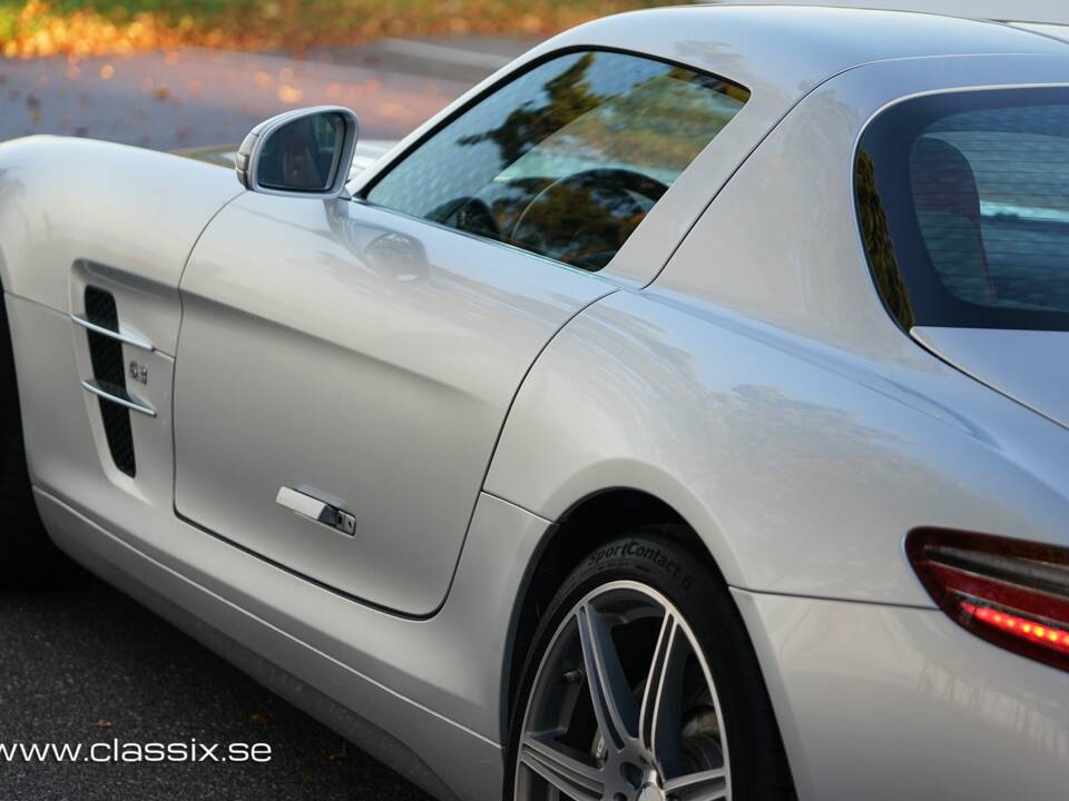 Image 5/26 de Mercedes-Benz SLS AMG (2011)