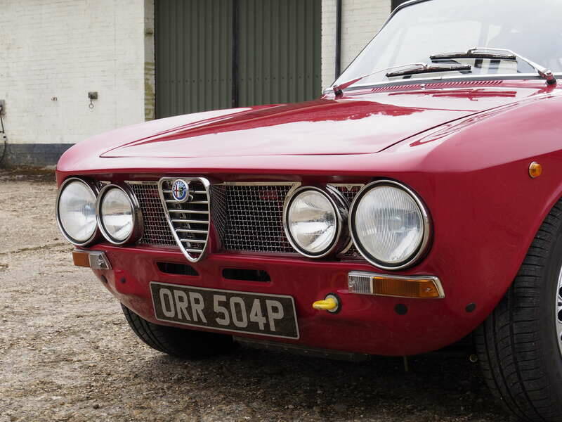 Image 36/49 of Alfa Romeo Giulia 1600 GT Junior (1976)