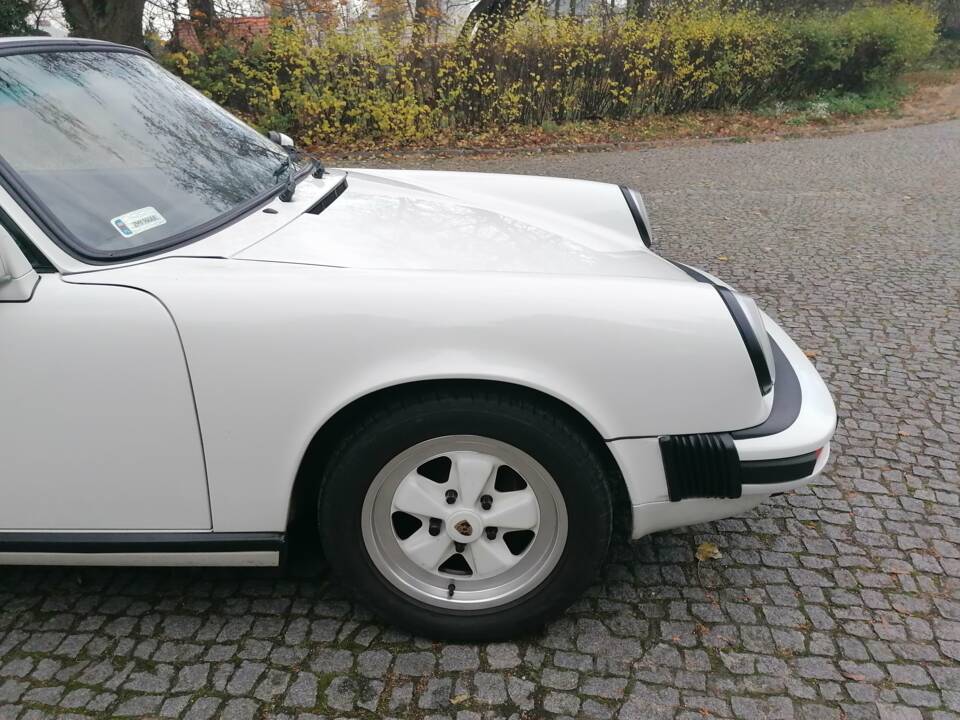 Afbeelding 8/10 van Porsche 911 Carrera 3.2 (1988)