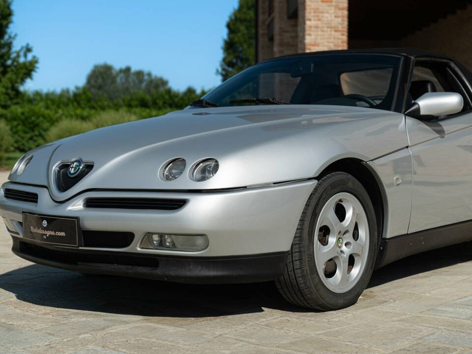 Bild 16/50 von Alfa Romeo Spider 2.0 Twin Spark 16V (1996)