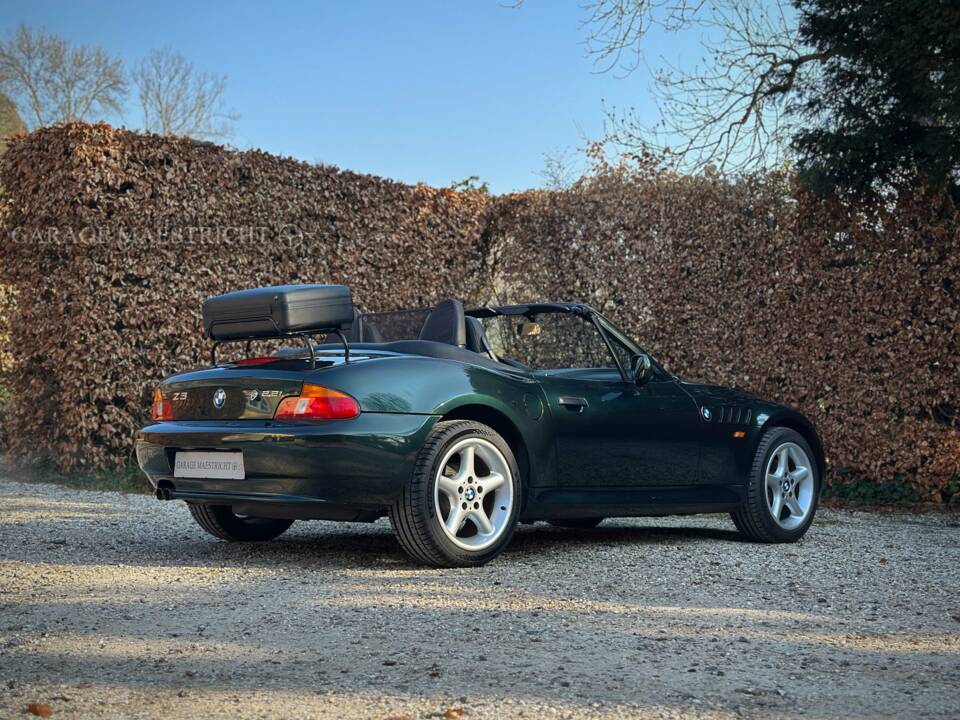 Immagine 18/93 di BMW Z3 2.2i (2002)