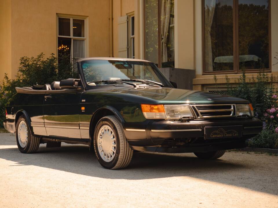Bild 32/45 von Saab 900 S (1992)