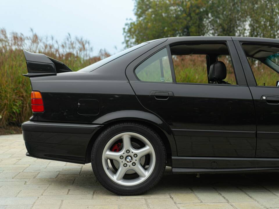 Image 20/50 of BMW 318 (1994)