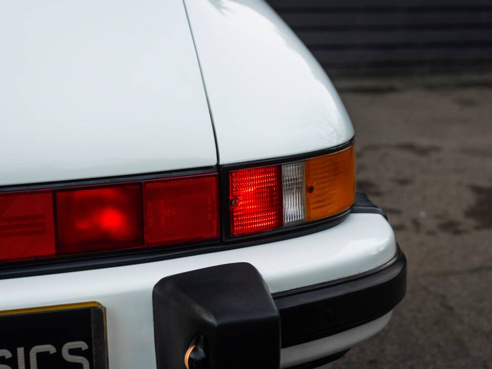 Bild 11/48 von Porsche 911 Speedster 3.2 (1989)