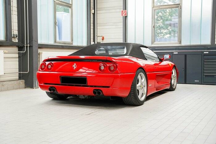 Bild 5/7 von Ferrari F 355 Spider (1995)