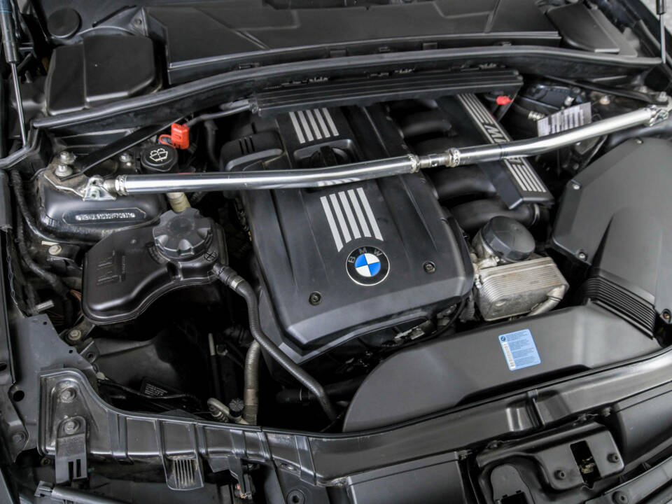 Image 37/50 of BMW 125i (2008)