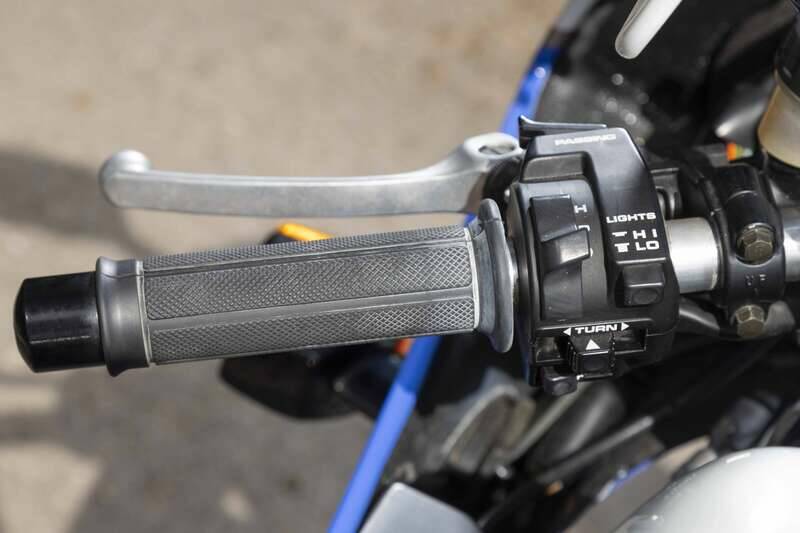 Image 21/50 of Honda VFR 750R RC 30 (1989)