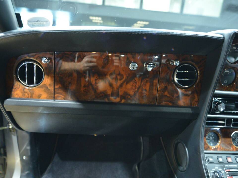 Image 26/50 of Bentley Continental R (1992)