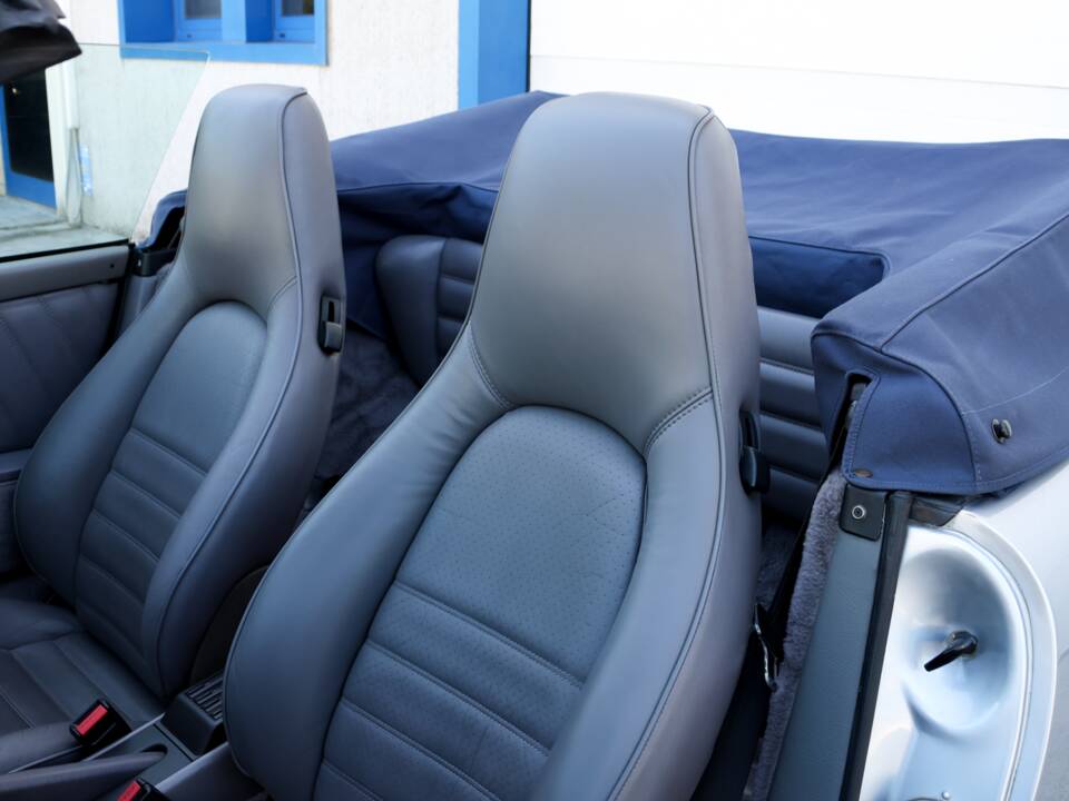 Image 33/46 of Porsche 911 Carrera 2 (1991)