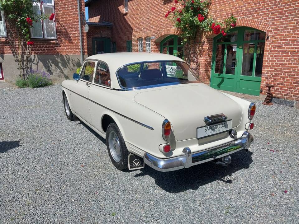 Image 4/15 of Volvo P 121 (1965)