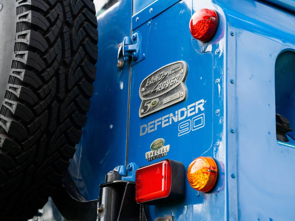 Image 11/50 of Land Rover Defender 90 "50th Anniversary" (1998)