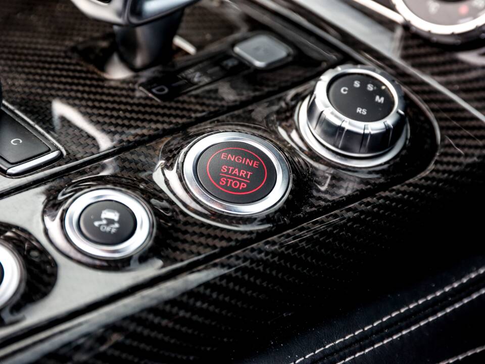 Image 24/40 of Mercedes-Benz SLS AMG Roadster (2011)