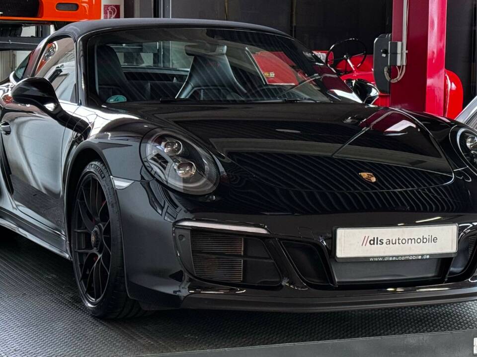 Image 2/19 of Porsche 911 Targa 4 GTS (1900)