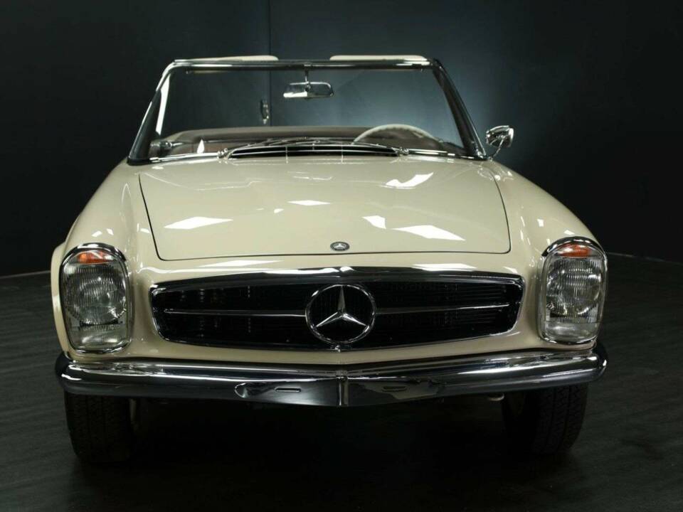 Image 10/50 of Mercedes-Benz 230 SL (1967)