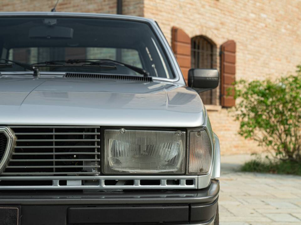 Imagen 15/50 de Alfa Romeo Giulietta 1.8 (1985)