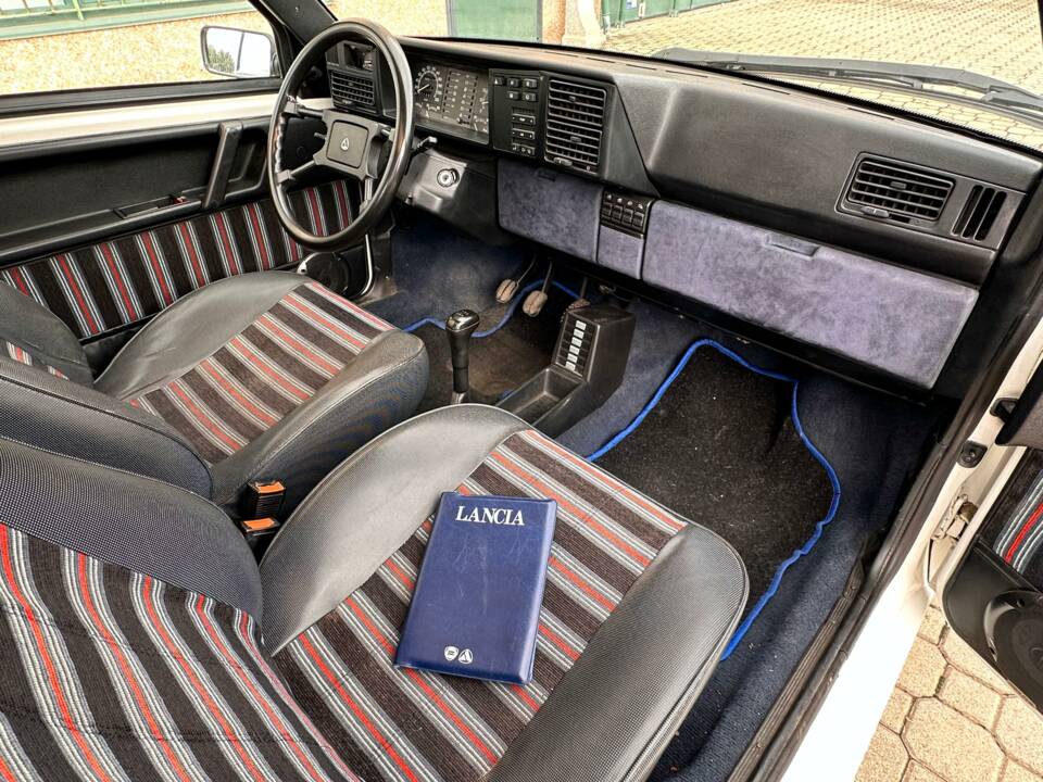 Image 15/26 of Autobianchi Y10 Turbo (1987)