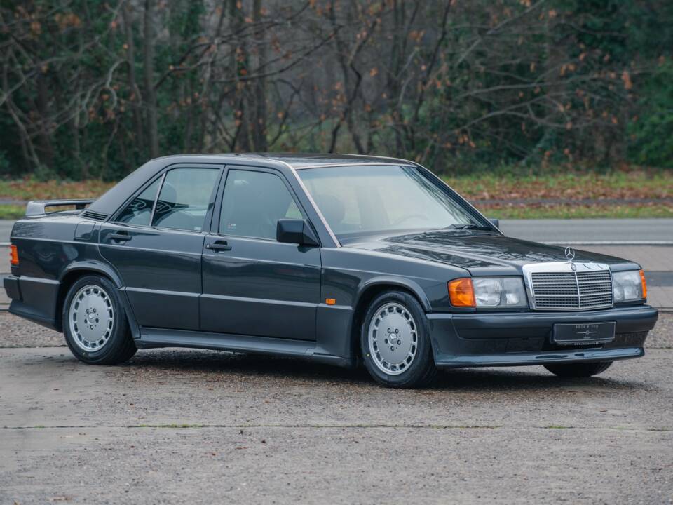 Bild 9/32 von Mercedes-Benz 190 E 2.5-16V (1992)