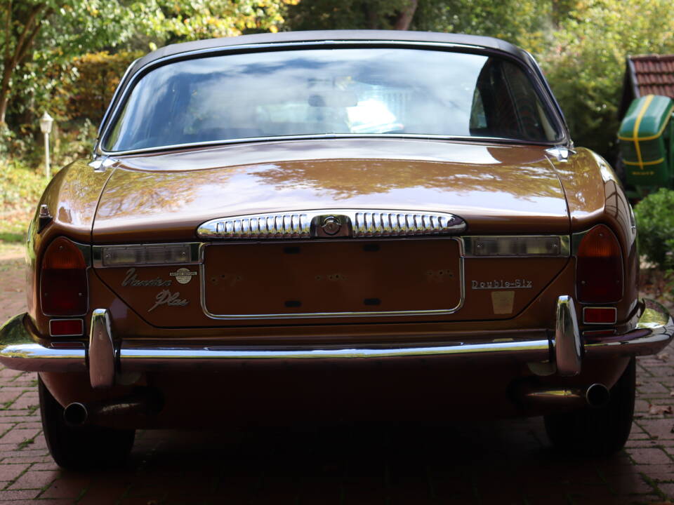 Bild 5/34 von Daimler Double Six Vanden Plas (1975)