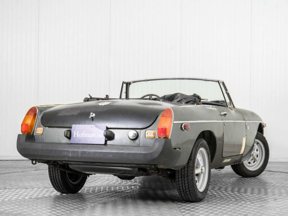 Image 35/50 of MG MGB (1977)