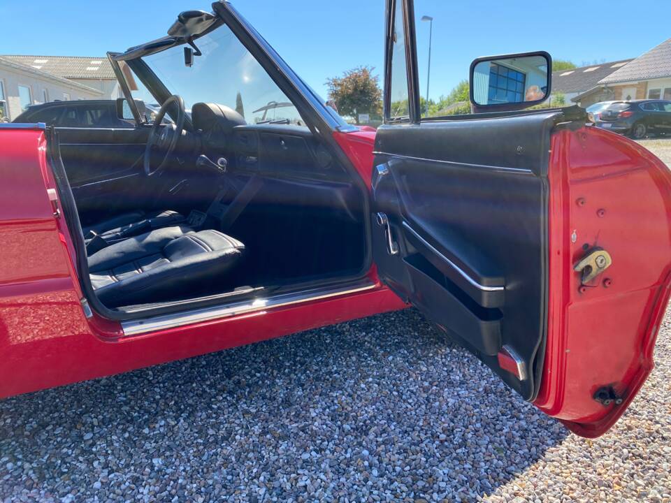 Image 37/56 of Alfa Romeo 2.0 Spider (1986)