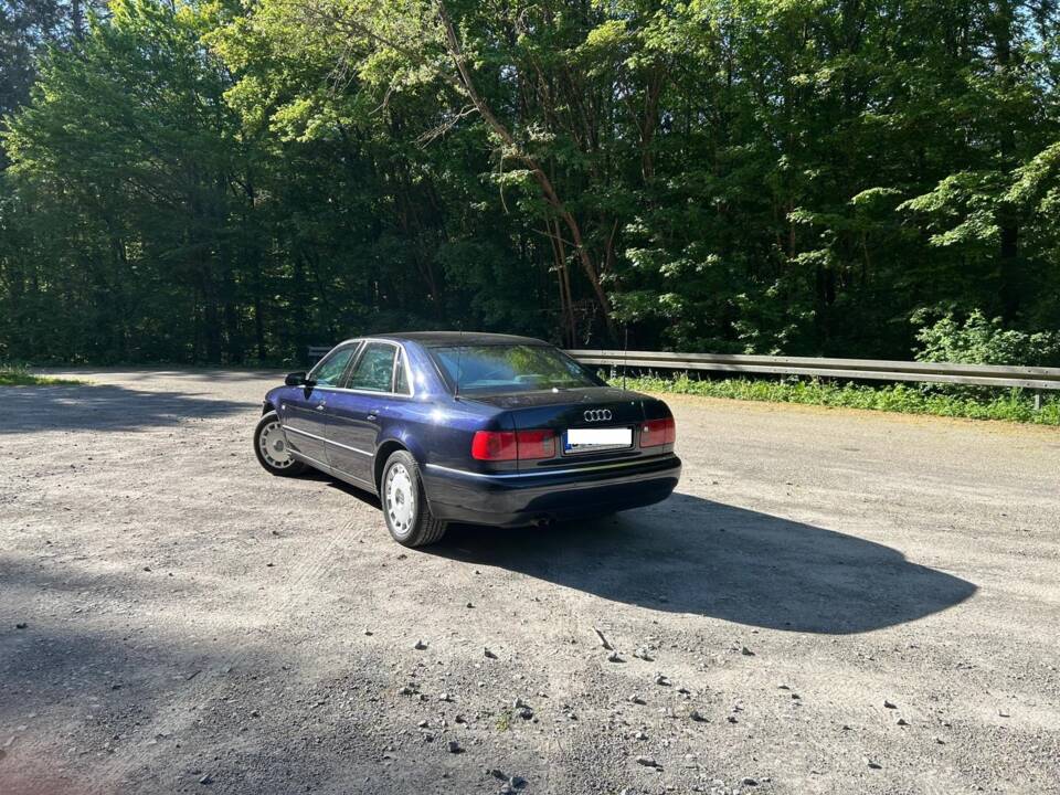 Bild 4/25 von Audi A8 4.2 quattro (2001)