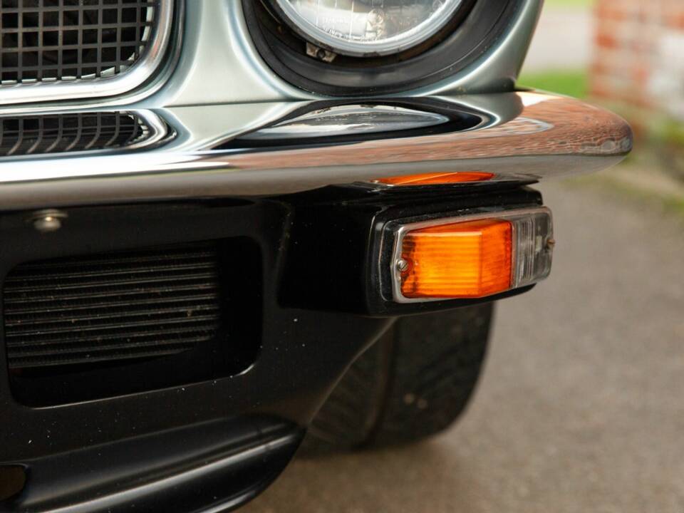 Image 25/50 of Aston Martin V8 EFi Volante (1987)