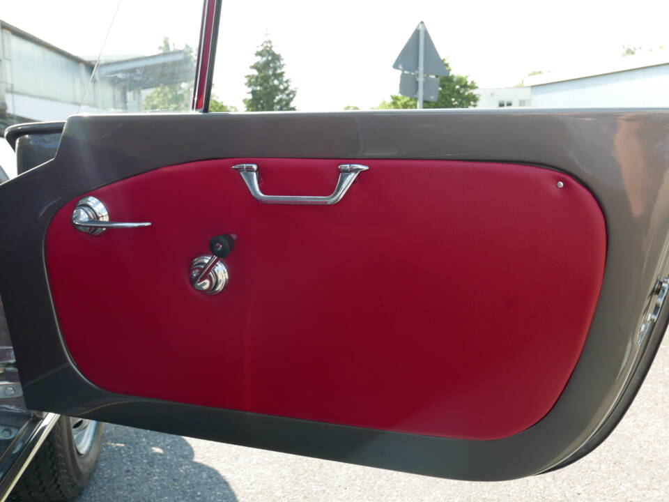 Imagen 19/68 de Alfa Romeo Giulia 1600 Spider (1964)