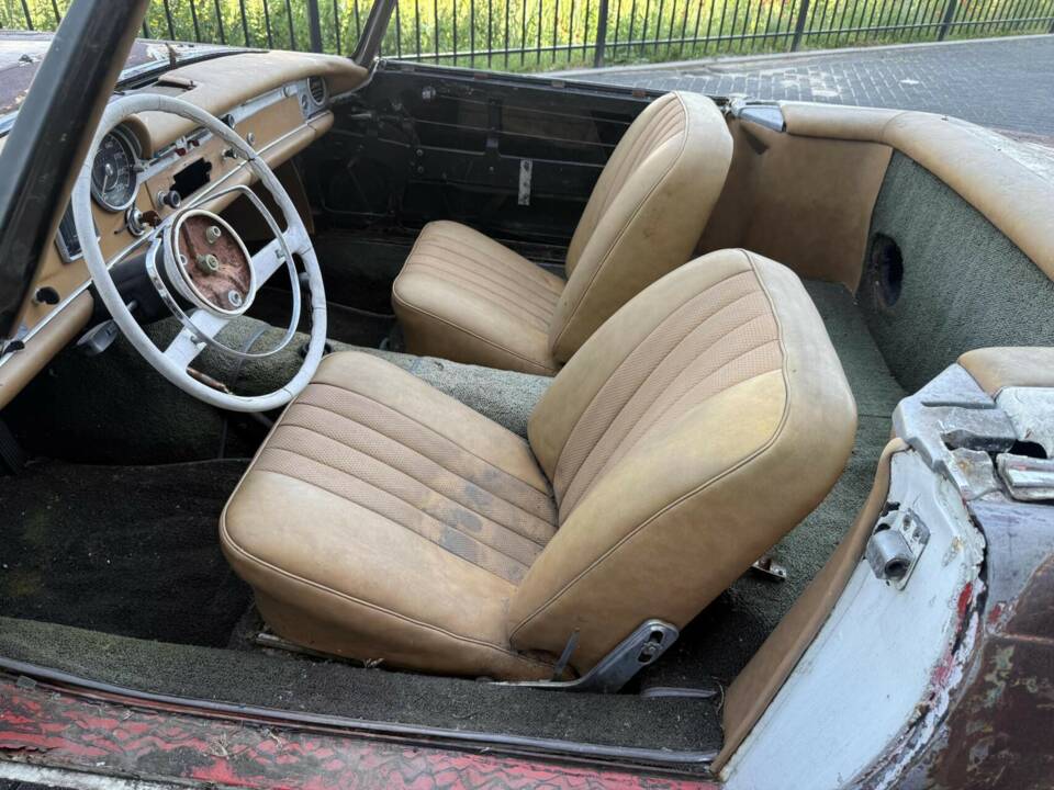Image 24/50 de Mercedes-Benz 230 SL (1964)