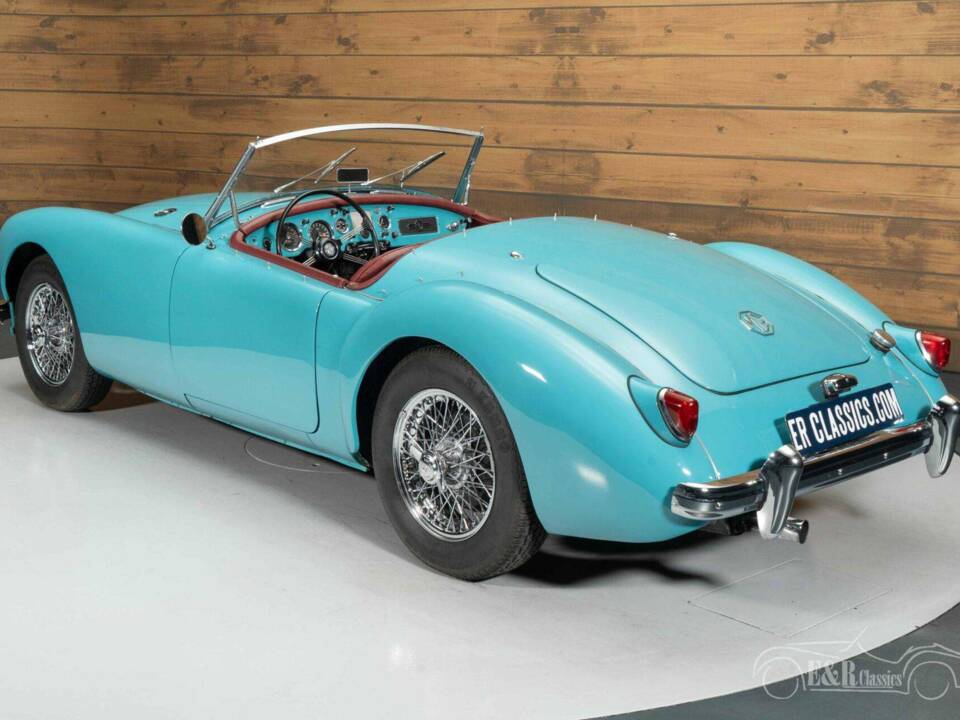 Image 10/19 of MG MGA 1500 (1958)