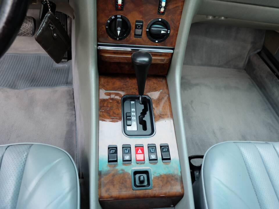 Immagine 20/43 di Mercedes-Benz 300 SL (1987)